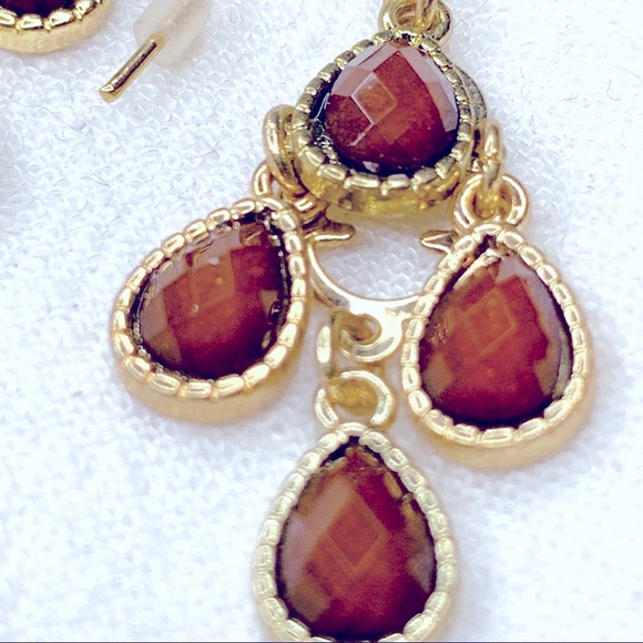 ❣️$25/3❣️ Golden Brown Resin Chandelier Earrings - Picture 4 of 8